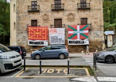 en plein cœur du Pays Basque avec sa volonté d'indépendance par rapport à l'Espagne