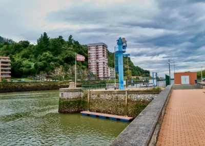 l'entrée du port de Deba, avec son canal