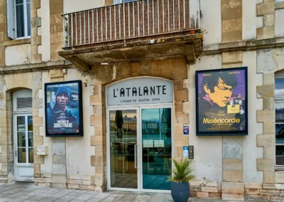 Baiona, en langue basque c'est Bayonne 5 Cinéma en VO, Bistro, Expo , quai Amiral Sala, à Bayonne, rive droite de l'Adour
